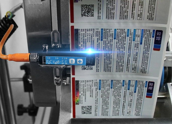 Un detergente de la etiquetadora del lado empaquetadora automática de la caja etiqueta engomada auta-adhesivo