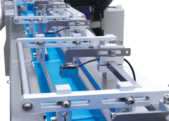 Empaquetadora horizontal automática del envase de comida del flujo con la alimentación de los productos