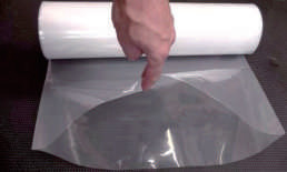 Juguetes automáticos de la máquina del acondicionamiento de los alimentos del tubo del PE que dosifican la máquina del lacre de la película